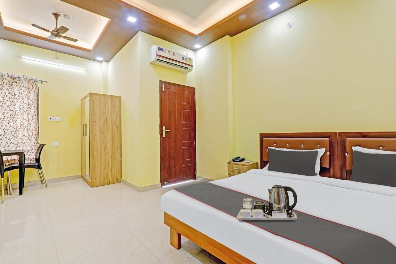 Capital O Phenix Elite Near Phoenix United Lucknow Buitenkant foto