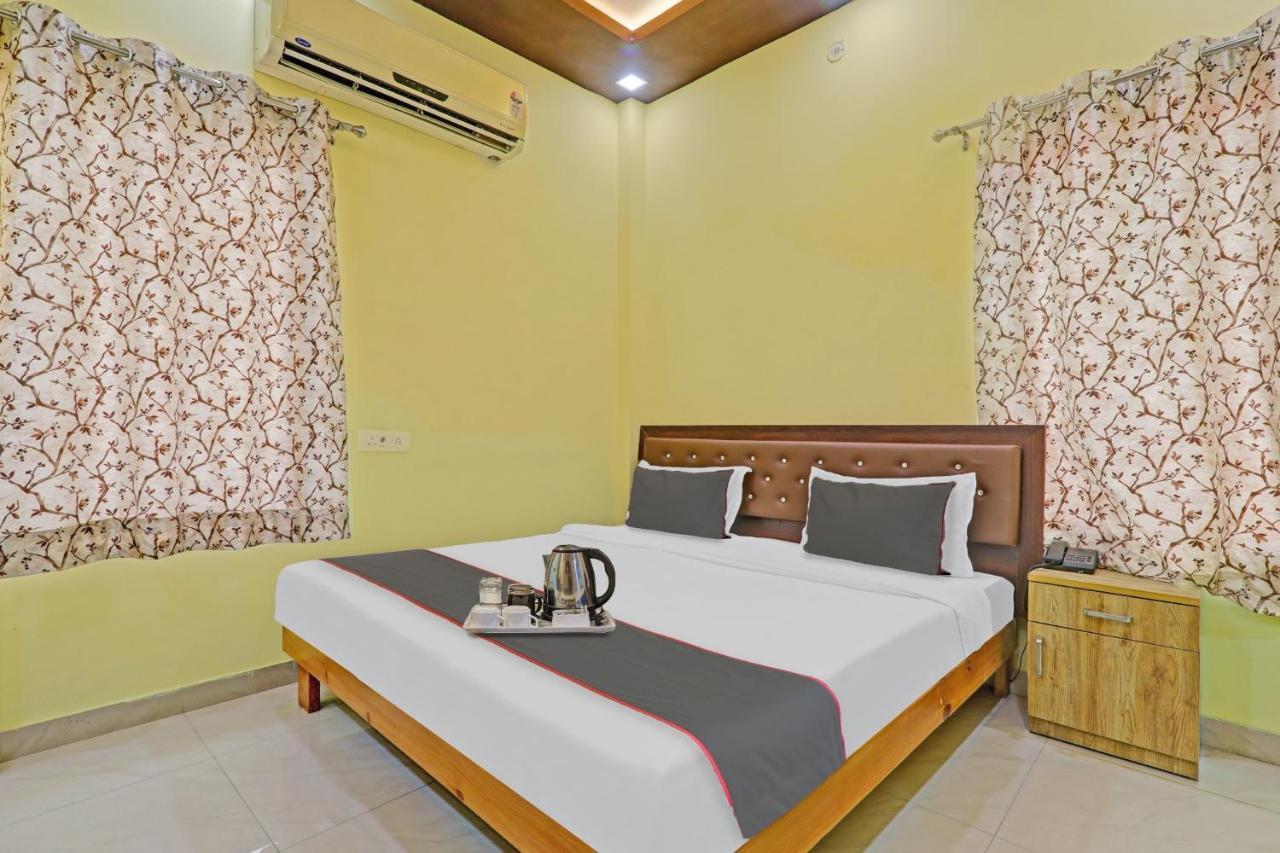 Capital O Phenix Elite Near Phoenix United Lucknow Buitenkant foto